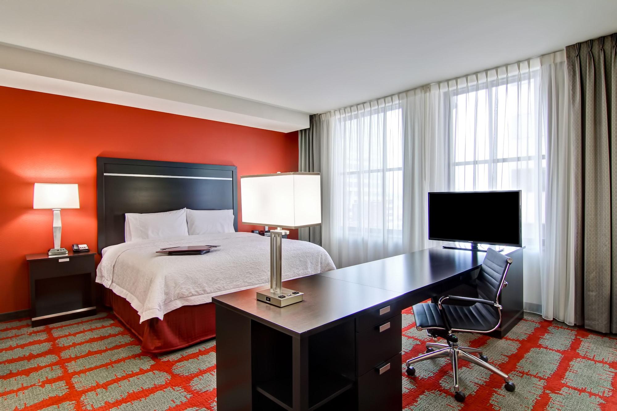 Hampton Inn And Suites Cincinnati - Downtown Exterior foto