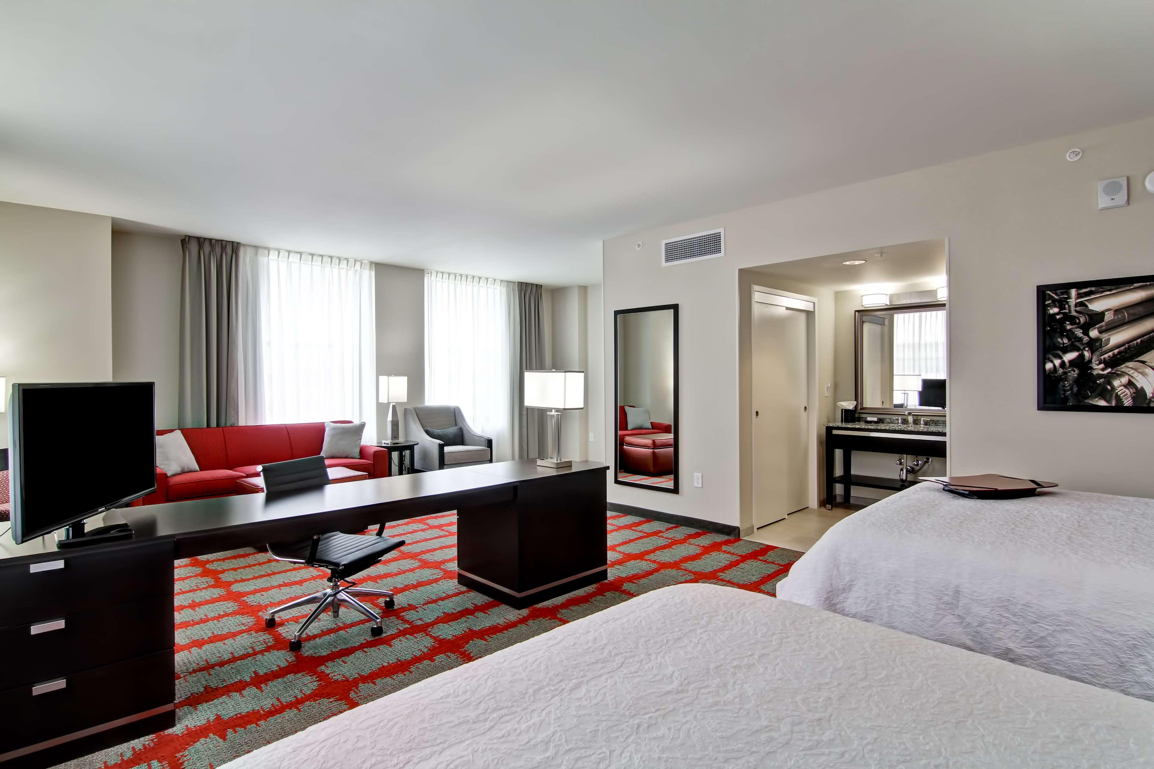 Hampton Inn And Suites Cincinnati - Downtown Exterior foto