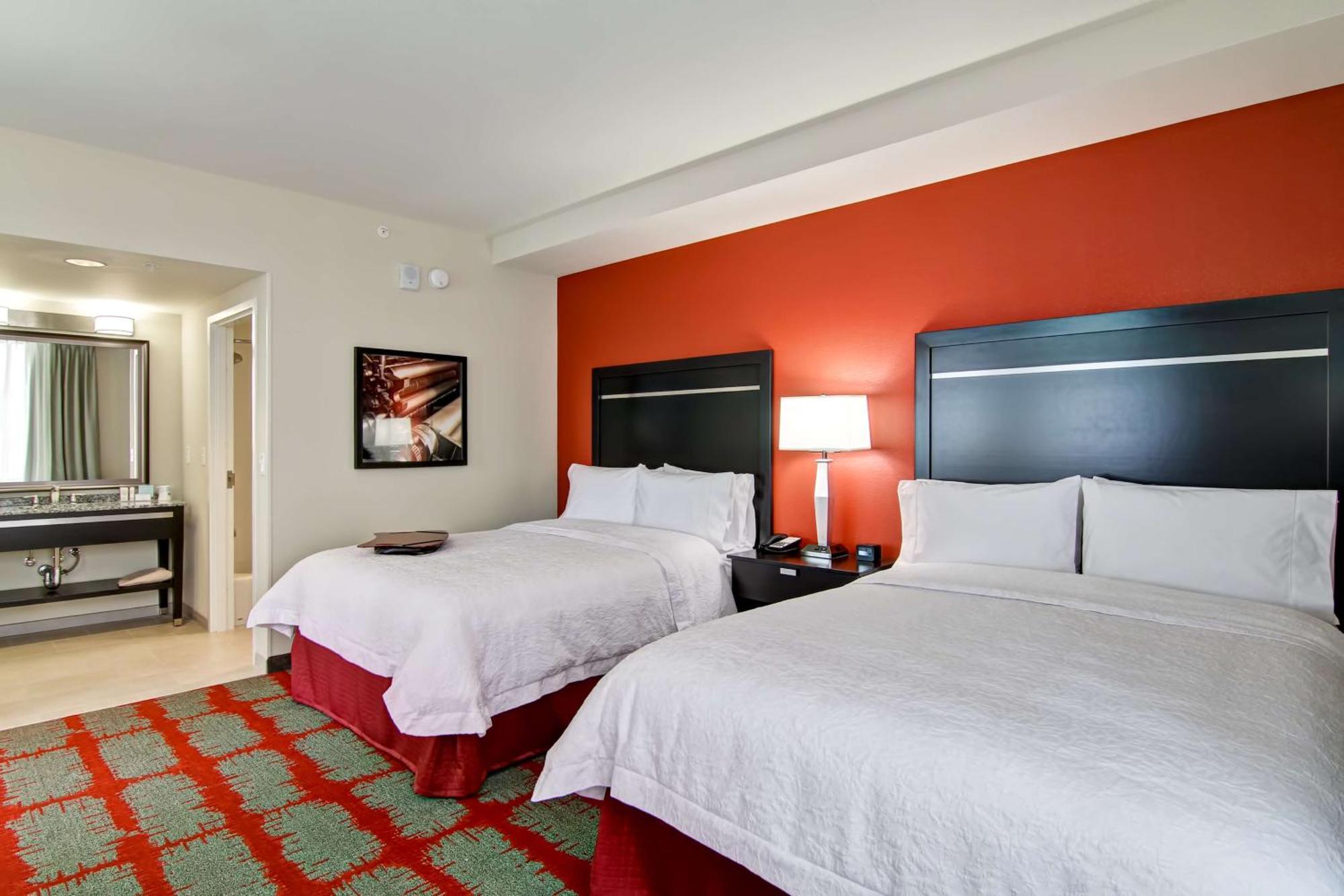 Hampton Inn And Suites Cincinnati - Downtown Exterior foto
