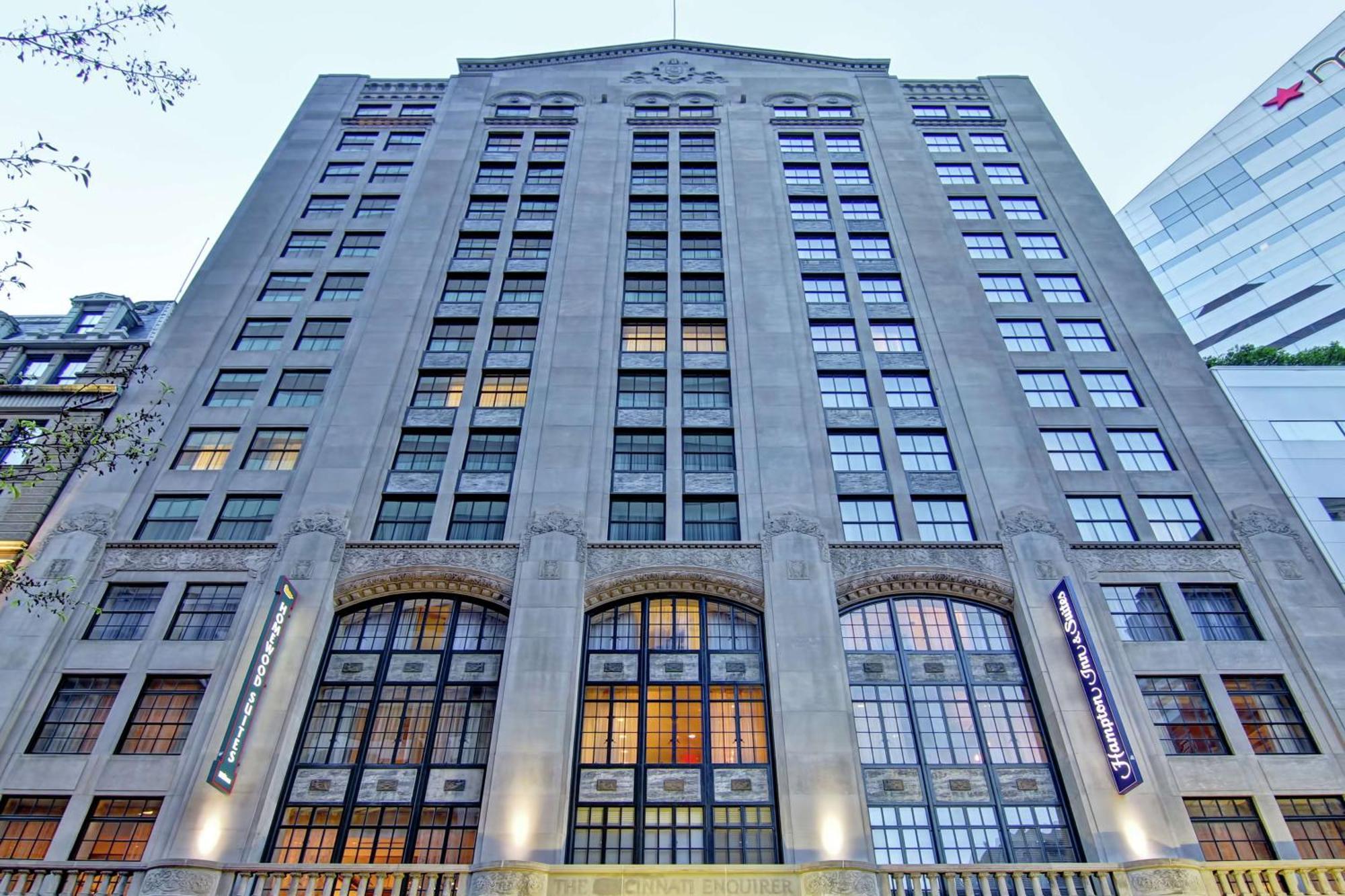 Hampton Inn And Suites Cincinnati - Downtown Exterior foto